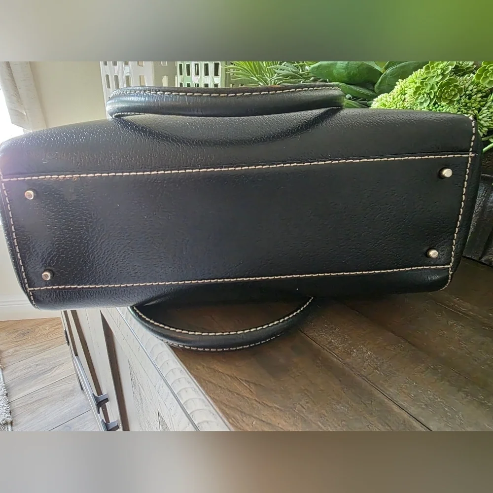 Kate Spade Smooth Black Leather Tote With Small Zip Around  Bi Fold Wallet